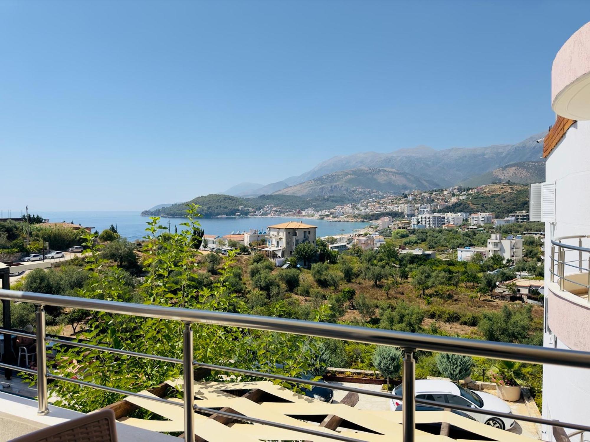 Merkuri Himare